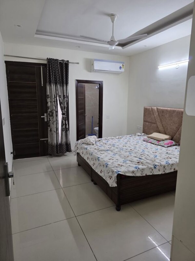 Bedroom, vip road 3 Bedroom 1850 Sq.Ft. Apartment In Vip Road Zirakpur 10686629