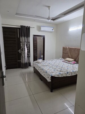 Bedroom in 3 BHK Apartment at Vip Road – for Rent
