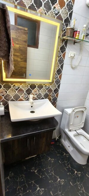 Furnished Amenities in 3 BHK Builder Floor at Indrapuram – for Sale