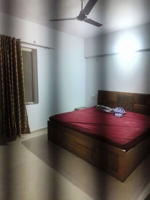 Bedroom in 3 BHK Apartment at Essen Shonest Towers, Wakad – for Rent