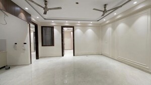 Room in 3 BHK Apartment at Saket – for Rent