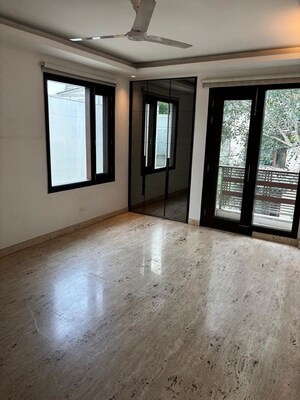 Room in 4 BHK Builder Floor at New Friends Colony – for Sale