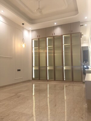 Building Lobby in 3 BHK Builder Floor at Chittaranjan Park – for Sale