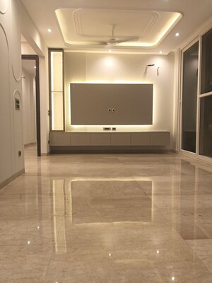 Room in 3 BHK Builder Floor at Chittaranjan Park – for Sale