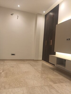 Room in 3 BHK Builder Floor at Chittaranjan Park – for Sale