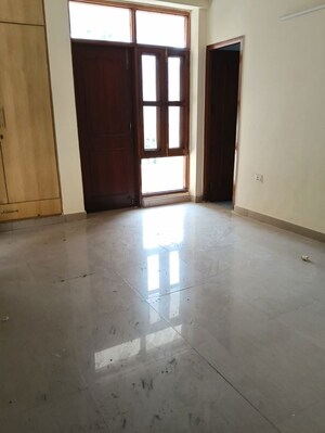 Room in 3.5 BHK Apartment at Siddhi Vinayak Apartments Gurgaon, Sector 55 – for Rent