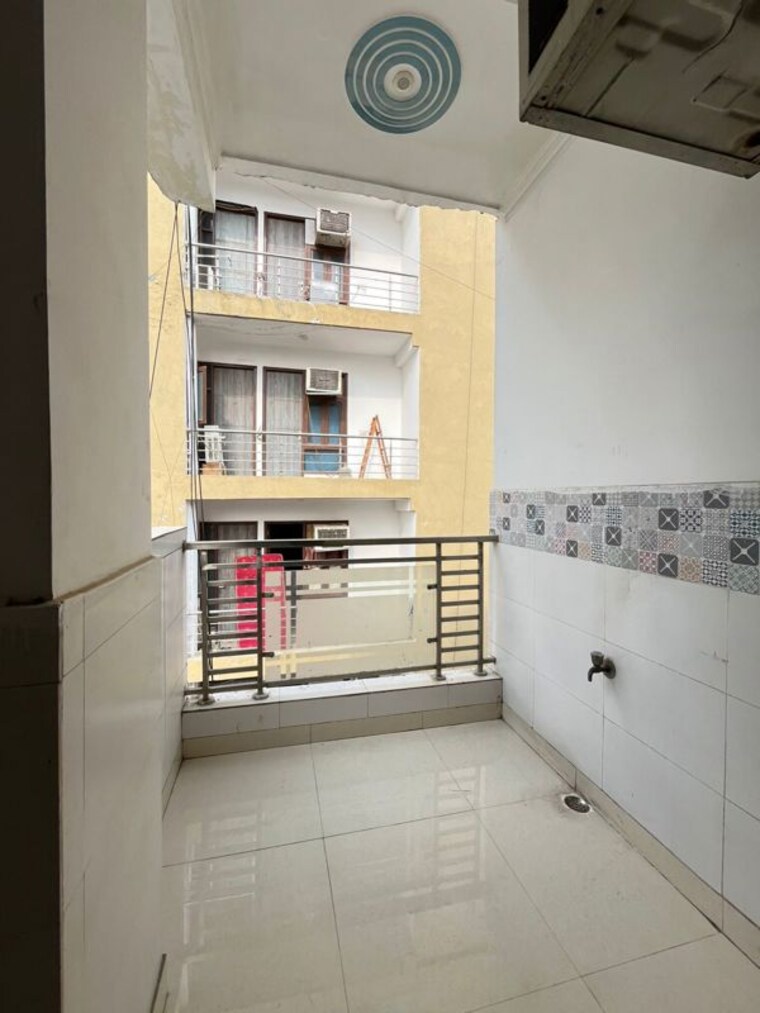 Balcony, ambedkar nagar 1 Bedroom 500 Sq.Ft. Apartment In Ambedkar Nagar Delhi 10686769