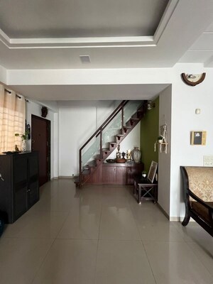 Furnished Amenities in 3 BHK Apartment at Deep Indraprasth 5, Prahlad Nagar – for Rent