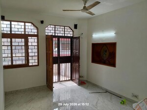 Room in 2 BHK Apartment at The Surya Apartments CGHS, Sushant Lok ii – for Rent
