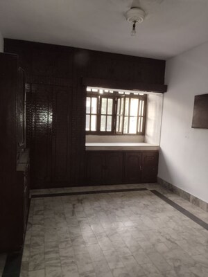 Room in 2 BHK Apartment at Sarita Vihar – for Sale