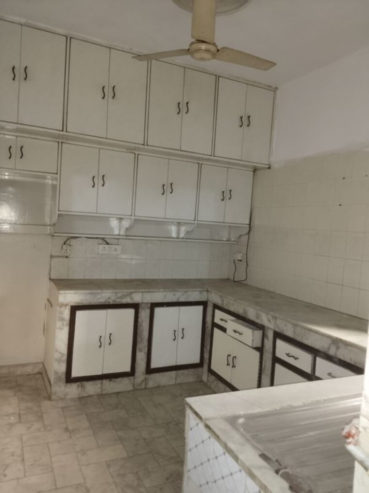 Kitchen, sarita vihar 2 Bedroom 1250 Sq.Ft. Apartment In Sarita Vihar Delhi 10686818