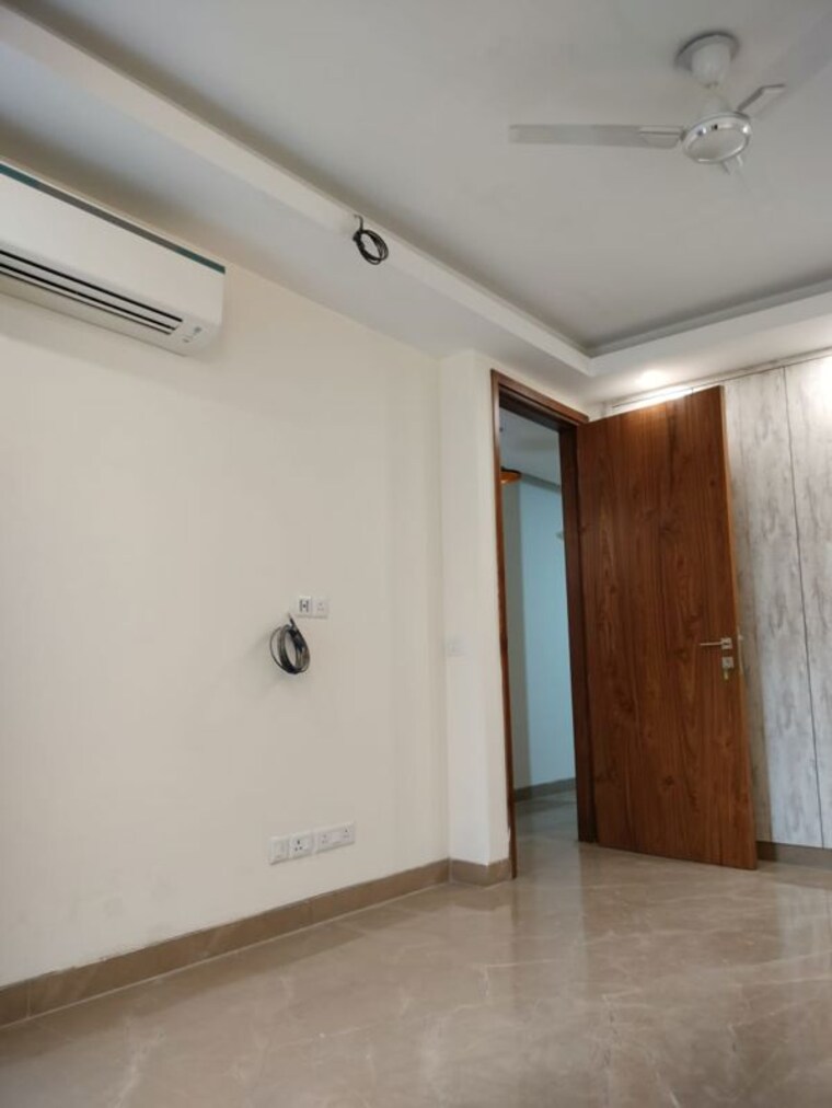 Room, shivalik colony 3 Bedroom 1800 Sq.Ft. Builder Floor In Shivalik Colony Delhi 10686813