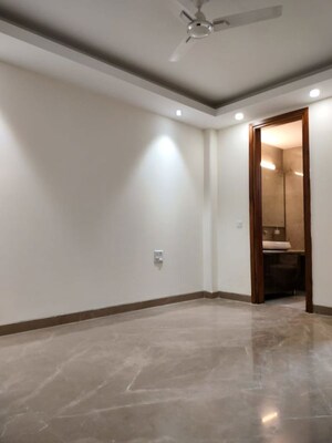 Room in 3 BHK Builder Floor at Shivalik Colony – for Rent