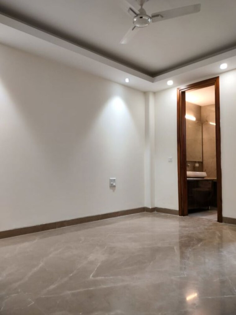 Room, shivalik colony 3 Bedroom 1800 Sq.Ft. Builder Floor In Shivalik Colony Delhi 10686813