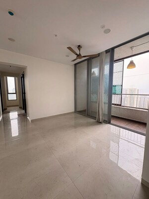 Room in 3 BHK Apartment at Piramal Vaikunth, Balkum Pada – for Rent