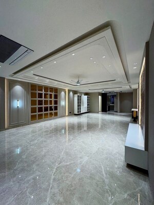 Room in 5 BHK Villa at Civil Lines – for Sale