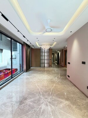 Room in 5 BHK Villa at Civil Lines – for Sale