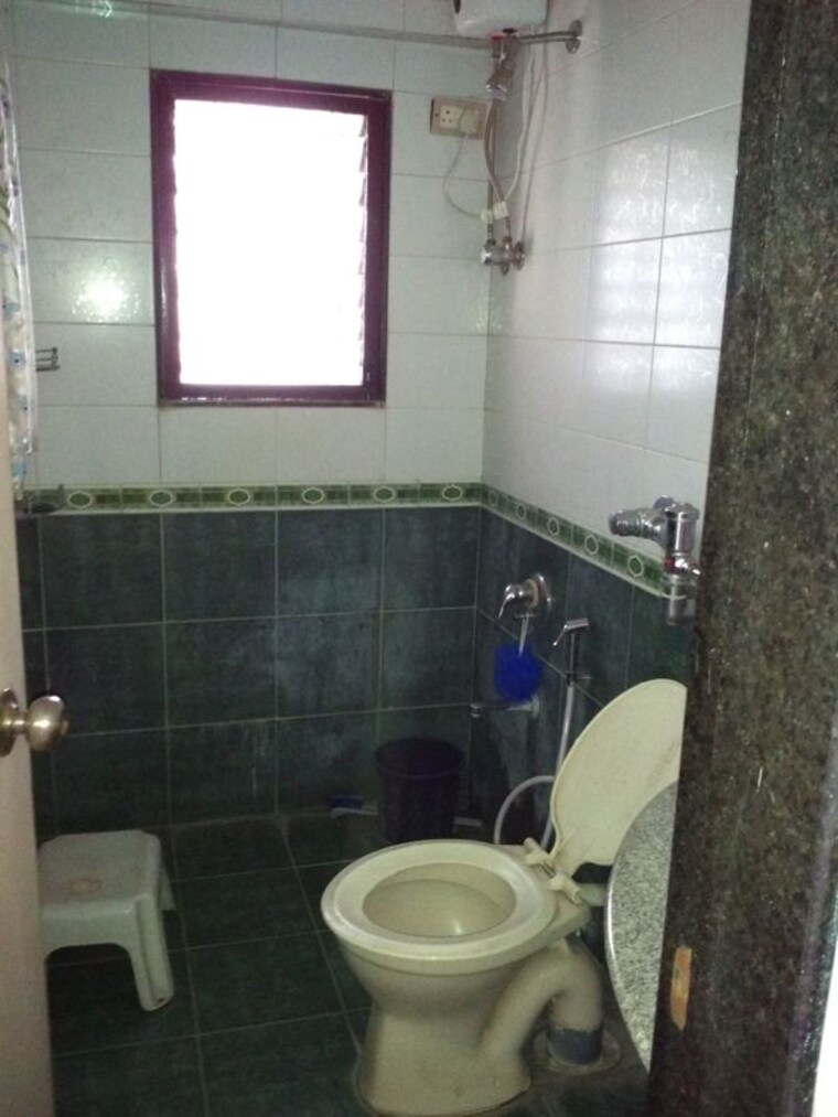 Bathroom, lok-angan 2 Bedroom 655 Sq.Ft. Apartment In Mulund West Mumbai 10686981