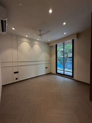 Room in 3.5 BHK Builder Floor at Ashok Vihar – for Sale