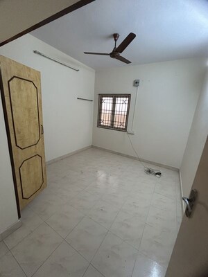 Room in 3 BHK Apartment at Sidharth Pearl, Mogappair – for Rent