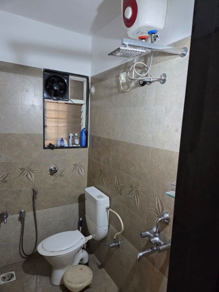 Bathroom, gk-dwarka-sai 2 Bedroom 520 Sq.Ft. Apartment In Rahatani Pune 10687034