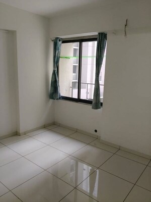Room in 2 BHK Apartment at Sun Footprints, Shela – for Rent