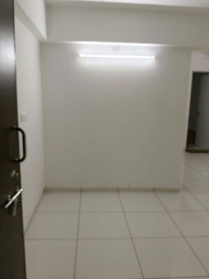 Room in 2 BHK Apartment at Sun Footprints, Shela – for Rent