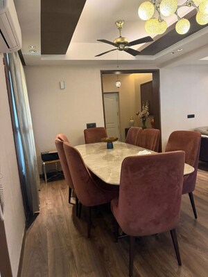 Team Area in 5 BHK Penthouse at Vipul Greens, Sector 48 – for Sale