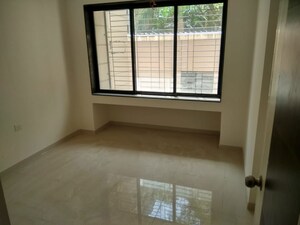 Room in 2 BHK Apartment at Anubhav CHS, Mulund West – for Rent