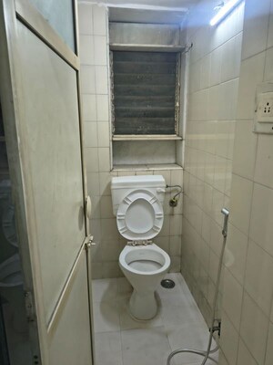 Bathroom in 1 BHK Apartment at Pant Nagar – for Rent