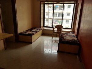 2 BHK Apartment For Rent in Natraj Building, Mulund West