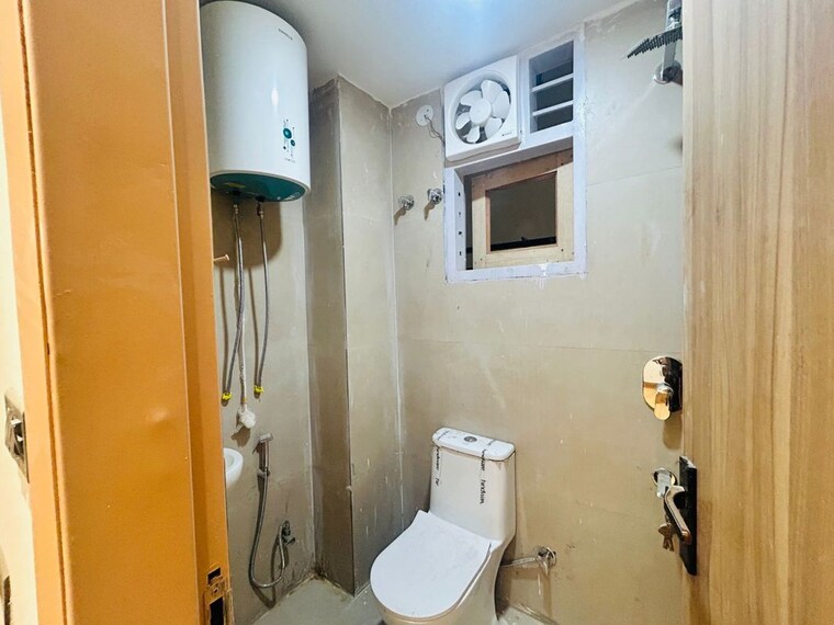 Bathroom, saket 2 Bedroom 850 Sq.Ft. Builder Floor In Saket Delhi 10687052