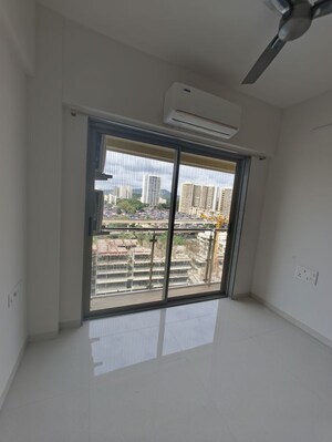 Room in 1 BHK Apartment at Siddha Sky, Sion – for Rent