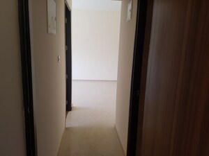 Room in 3 BHK Apartment at Oberoi Eternia, Mulund West – for Rent