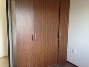 Furnished Amenities in 3 BHK Apartment at Oberoi Eternia, Mulund West – for Rent