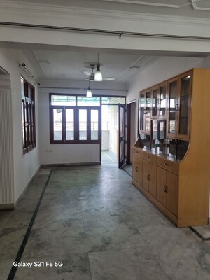 Room in 3 BHK Apartment at Sector 12 Dwarka – for Rent