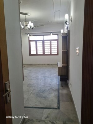 Room in 3 BHK Apartment at Sector 12 Dwarka – for Rent