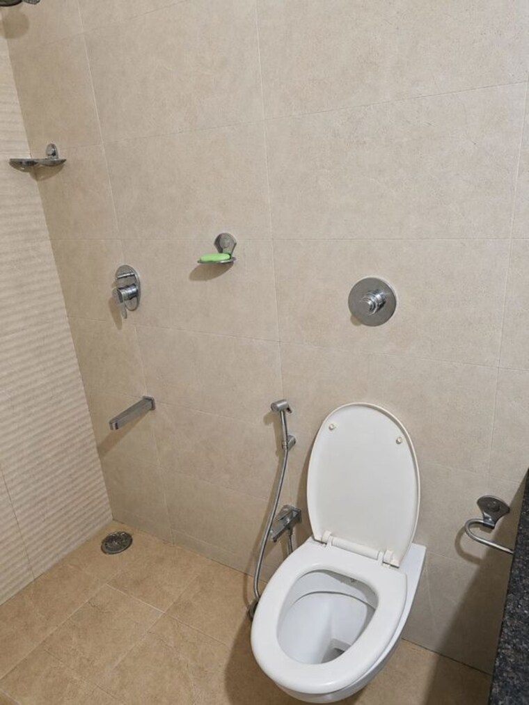 Bathroom, marathon-monte-south 3 Bedroom 1408 Sq.Ft. Apartment In Byculla West Mumbai 10687079