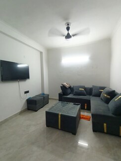 1 BHK +Builder Floor For Rent in Saket