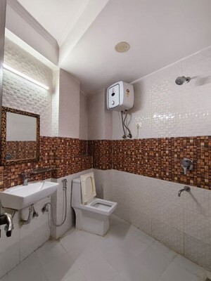 Team Area in 2 BHK Apartment at Saket – for Rent
