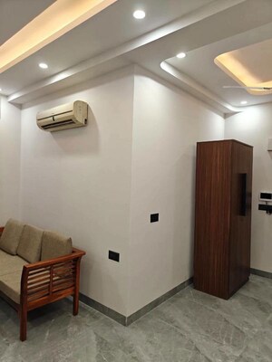 Room in 1 BHK Independent House at Saket – for Rent