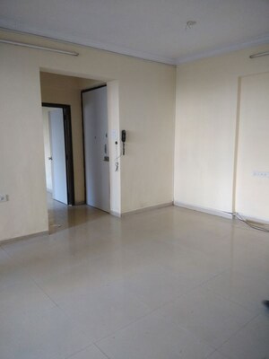 Room in 3 BHK Apartment at Nirmal Lifestyle Residency CHS Ltd, Mulund West – for Rent