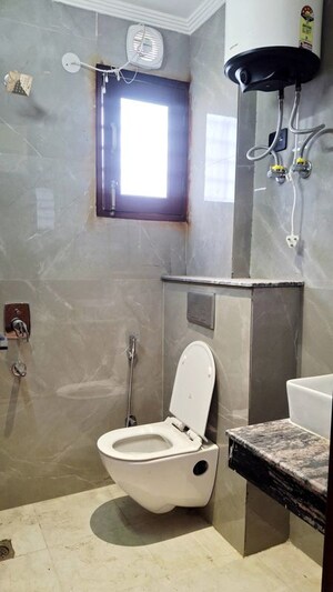Bathroom in 1 BHK Apartment at Saket – for Rent