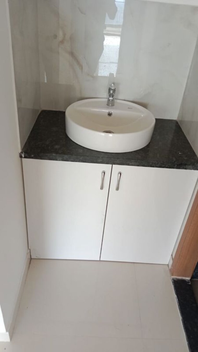 Bathroom, majestique-signature-towers 2 Bedroom 890 Sq.Ft. Apartment In Balewadi Pune 10687095