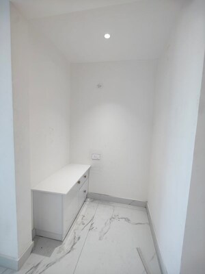 Room in 3 BHK Apartment at Trendset Allure, Kokapet – for Rent