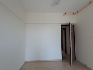 Room in 2.5 BHK Apartment at Dosti Eastern Bay, Wadala – for Rent