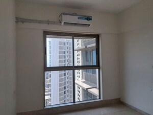 Room in 2.5 BHK Apartment at Dosti Eastern Bay, Wadala – for Rent