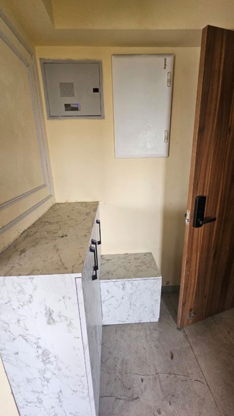 Room, one-oak-natura 2.5 Bedroom 1350 Sq.Ft. Apartment In Sushant Golf City Lucknow 10687088