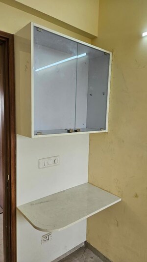 Room in 2.5 BHK Apartment at One OAK Natura, Sushant Golf City – for Rent