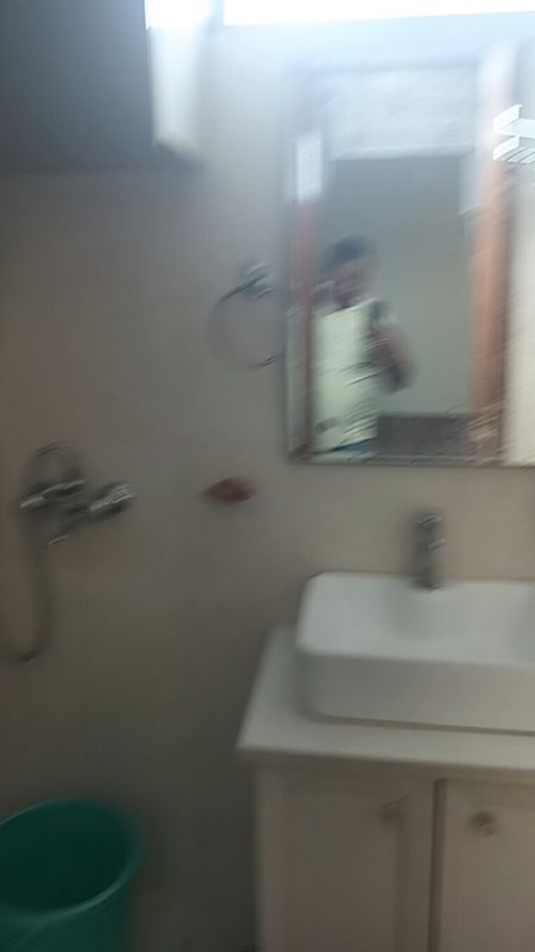 Bathroom, lajpat nagar ii 1 RK 300 Sq.Ft. Builder Floor In Lajpat Nagar ii Delhi 10687144